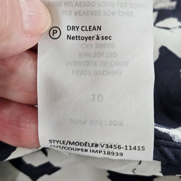 Vince Silk Confetti Blouse Size 10 Long Sleeve Split Neck Navy & White - Picture 9 of 11